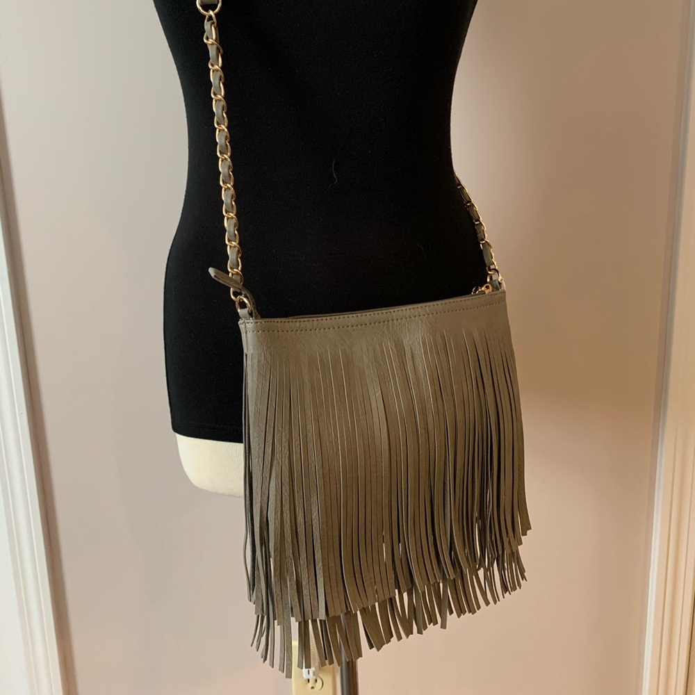 Fringe pocketbook